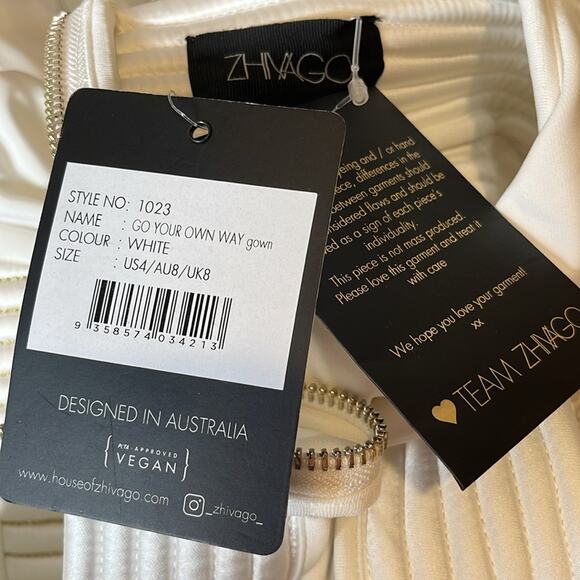 Zhivago Go On Your Own Way Long Sleeve Cutout White Maxi Gown Size 4 - Picture 10 of 11